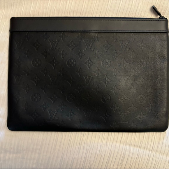 Louis Vuitton Discovery Pochette - Picture 2 of 8